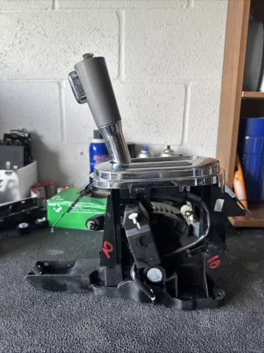2004-2008 Ford F150 Truck AUTOMATIC Center FLOOR GEAR SHIFTER ASSEMBLY (10) - Used OEM Auto Part