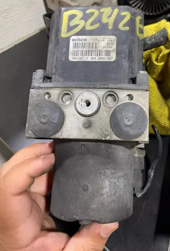 2002 2003 BMW X5 Anti Lock Brake Pump Module Assembly ABS Oem Used