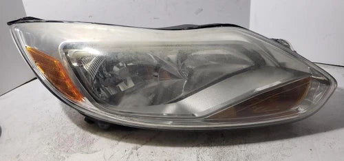 2012-2014 FORD FOCUS RH HALOGEN ALUMINIUM TRIM PASSENGER SIDE HEADLIGHT - Used OEM Auto Part