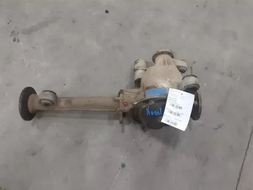 2003-2006 Ford Expedition Front Differential Carrier Front Axle 3.73 Ratio OEM - Used