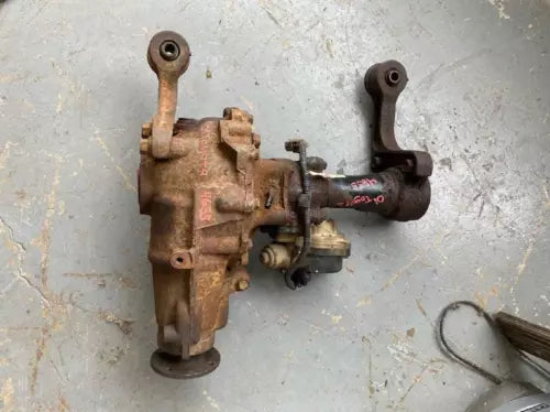 2000-2006 Toyota Tundra Front Differential Carrier Assembly 3.91 Ratio OEM - Used