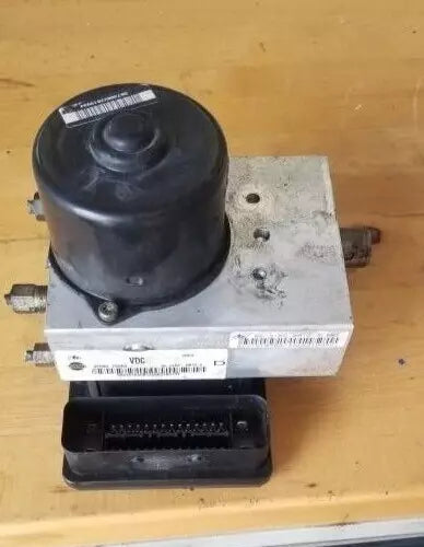 2004-2005 Nissan Armada 4X4 ABS Anti Lock Brake Pump Assembly Oem - Used
