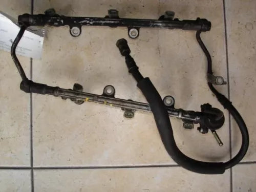 1996-1998 Toyota 4Runner Tacoma T100 3.4L V6 6 Cyl. Fuel injectors & Rail OEM - Used