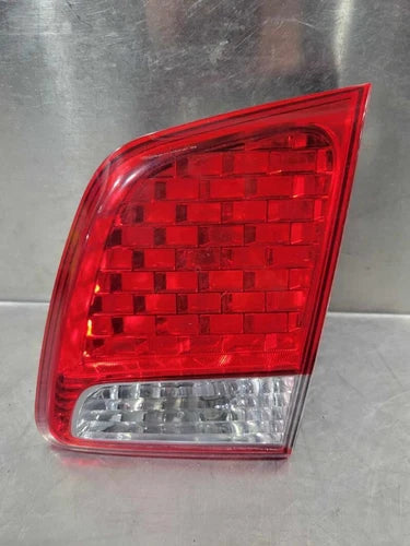 2011-2013 Kia Sorento Right Passenger Side Tail Light Assembly incandescent OEM