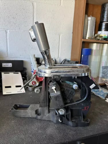 2004-2008 Ford F150 Truck AUTOMATIC Center FLOOR GEAR SHIFTER ASSEMBLY (37) - Used OEM Auto Part
