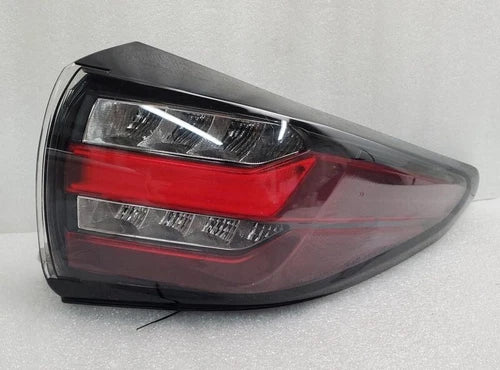 2019-2024 Nissan Murano Right Side Tail Light Assembly quarter panel mounted OEM - Used