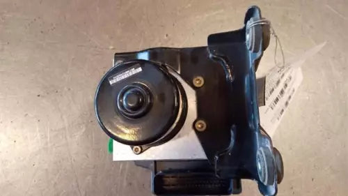 2001-2002 Toyota Sequoia Abs Anti-lock Brake Pump Assembly Skid Control 4x4 Oem - Used