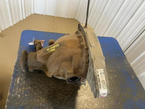 2003-2005 Ford Expedition Rear Differential Carrier 3.73 Ratio 9.75" - Used OEM Auto Part