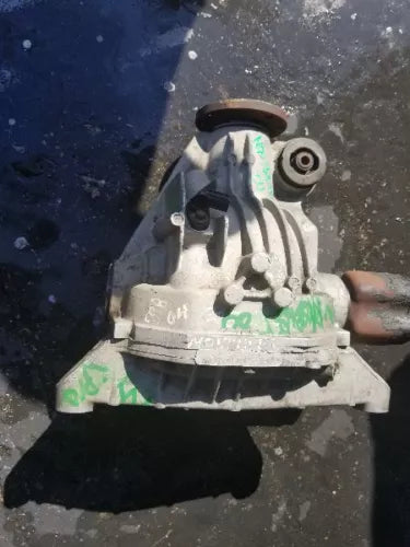 2002-2004 Ford Explorer Mountaineer Rear Differential Carrier Assembly 3.55 OEM - Used