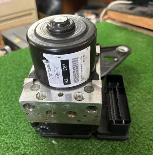 2011-2014 Ford Edge ABS Anti Lock Brake Pump Assembly w/o adaptive cruise Oem - Used