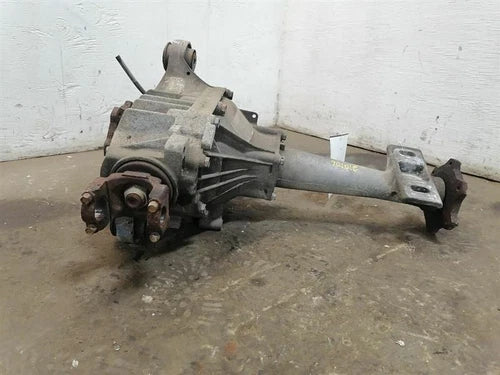 2002-2006 Cadillac Escalade Front Differential Carrier Assembly 3.73 Ratio OEM - Used