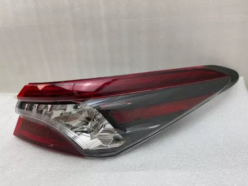 2018-2024 Toyota Camry Right Passenger Side Quarter Panel Tail Light Assy Oem - Used
