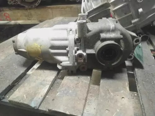 2004-2005 Honda Element Rear Differential Carrier Assembly OEM - Used
