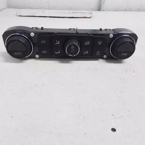 2017-2023 GMC Acadia Sierra 2500 Climate AC Heater Temperature Control OEM - Used