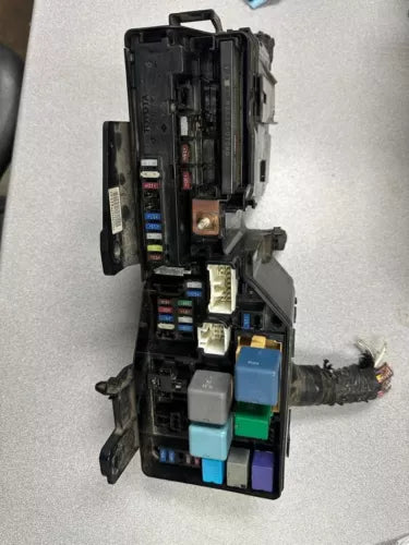 2005-2010 Toyota Avalon Engine Fuse Box Relay Module Used OEM