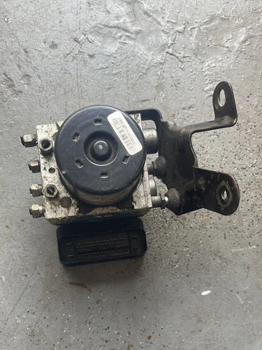 2006 JEEP LIBERTY ABS ANTI-LOCK BRAKE PUMP ASSEMBLY OEM 06 - Used