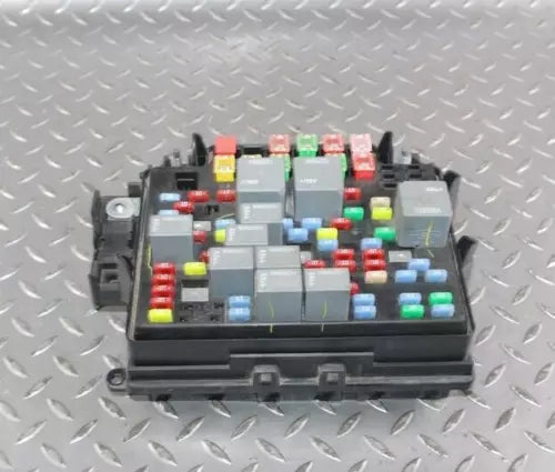 2003-2005 Chevy Silverado 1500 Pickup Engine Fuse Box with Warranty - Used OEM Auto Part