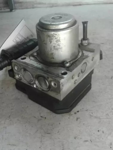 2008-2010 Honda Accord 2.4L AT Sedan ABS Pump VSA Modulator Assembly OEM 08-10 - Used