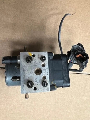 2003-2004 Infiniti M45 ABS Anti-lock Brake Pump Assembly OEM - Used