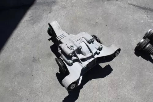 2004-2010 Volkswagen Touareg REAR Differential Carrier 6 Cylinder 3.6L OEM - Used