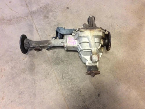 1999-2002 Ford Expedition Front Differential Carrier w/o Vaccum Disc 3.55 Ratio - Used OEM Auto Part