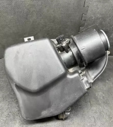 2016-2018 Chevy Cruze Air Cleaner Air Intake Filter Cleaner Box Gasoline OEM - Used
