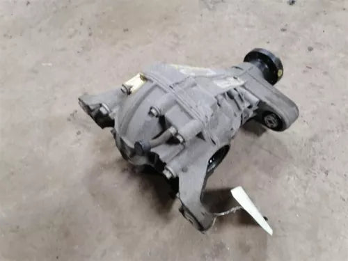2014-2015 Jeep Grand Cherokee 3.6L Rear Differential Carrier 3.45 Ratio W/O LSD - Used OEM Auto Part