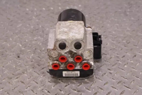 2003-2005 Chevy Avalanche 1500 Anti-Lock Brake Pump W/O Traction Control OEM - Used
