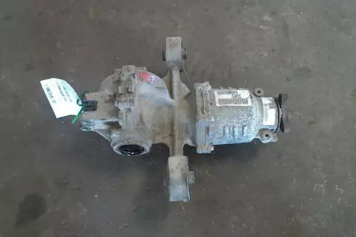 2005-2006 Chevrolet Equinox Rear Differential Carrier Assembly - Used OEM Auto Part