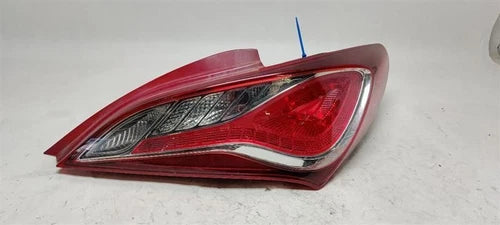 2013-2016 Hyundai Genesis Passenger Side Tail Lamp RH 13 14 15 16 OEM - Used