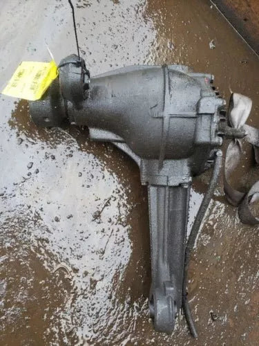 2005-2010 Jeep Grand Cherokee Front Differential Carrier 3.07 Ratio 3.7L OEM - Used