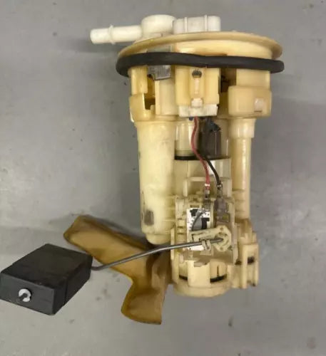 2003 - 2004 Pontiac Vibe 1.8L FWD Fuel Sending Unit Pump Assembly Module Oem - Used