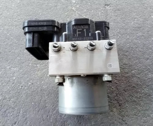 2017-2019 Toyota Highlander ABS Anti-lock Brake Pump Assembly 2.7L 3.5L OEM - Used
