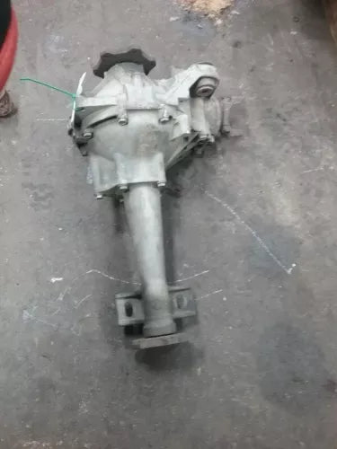 2001-2006 GMC Yukon Front Differential Carrier Assembly AWD opt NP3, 3.73 rt Oem - Used