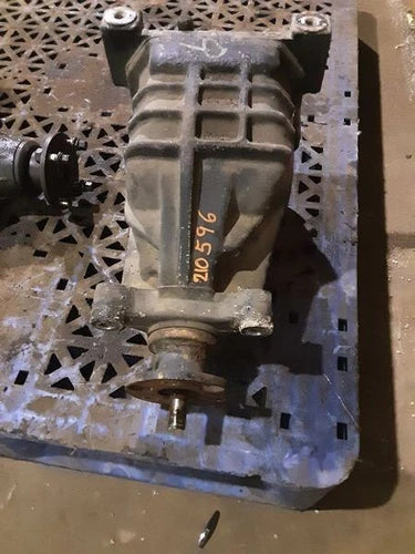 2001-2006 Hyundai Santa Fe 2.7L Rear Differential Carrier W/O Limited Slip OEM - Used