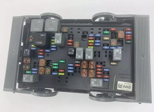 Fuse Box Relay Junction Block 25941368 OEM Cadillac Chevrolet GMC 2010 - 2014 - Used