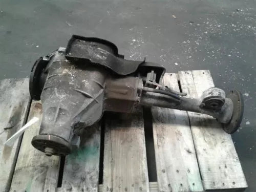 1997-2002 Ford Expedition Front Differential Carrier W/Vaccum Discon 3.73 Ratio - Used OEM Auto Part