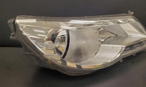 2009-2011 VOLKSWAGEN TIGUAN RIGHT PASSENGER SIDE HALOGEN HEADLIGHT - Used OEM Auto Part