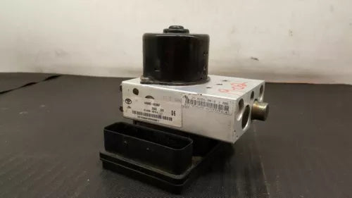 2003-2004 Toyota Sequoia Abs Anti Lock Actuator And Brake Pump Assembly - Used OEM Auto Part