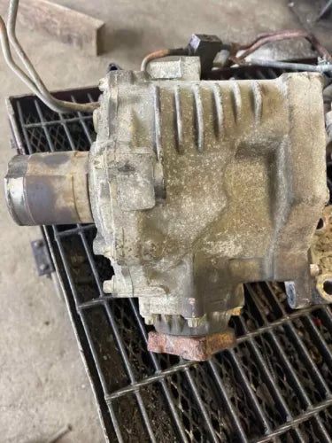 2005-2011 Chrysler 300 Front Differential Carrier 3.07 ratio with warranty OEM - Used