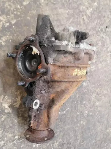 2001-2003 Toyota Highlander Rear Differential Carrier Assembly 2.928 Non Locking - Used OEM Auto Part