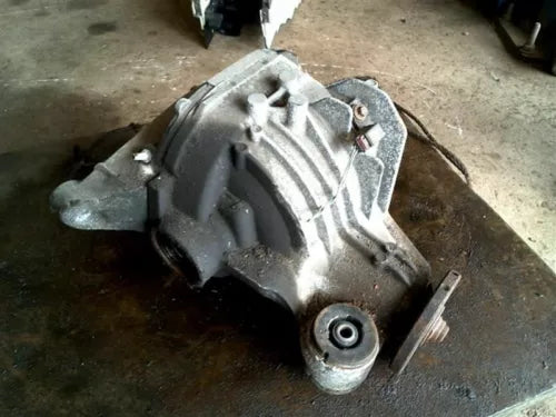 2002-2005 Ford Explorer Rear Axle Differential Carrier 3.73 Ratio OEM - Used