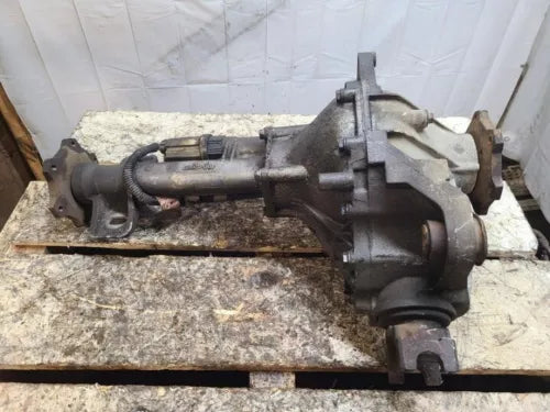 1999-2007 GMC Sierra 1500 Front Axle Differential Carrier Assy 3.73 Ratio OEM - Used