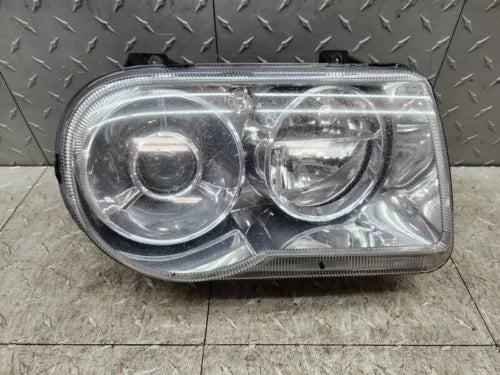 2005-2007 Chrysler 300 Passenger Right Head Light Headlight Assembly RH OEM - Used