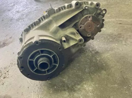 2005 Ford Expedition Transfer Case Assembly OEM - Used