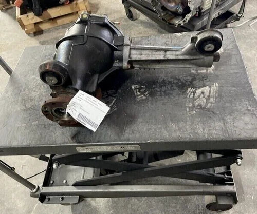 2006-2010 Jeep Grand Cherokee Commander Front Differential Carrier 3.07 Ratio - Used OEM Auto Part