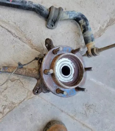 2004-2006 Toyota Tundra Front Left Spindle Knuckle ABS 4X4 OEM - Used