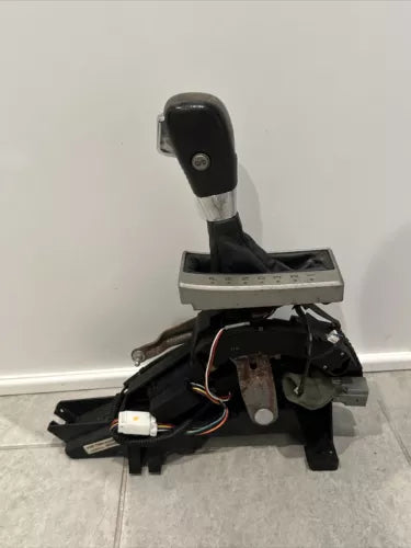 2003-2005 LINCOLN AVIATOR A/T AUTOMATIC TRANSMISSION FLOOR SHIFTER GEAR SELECTOR - Used OEM Auto Part
