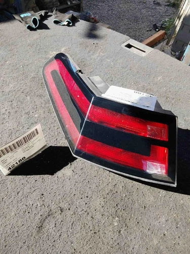 2011-2015 Chevrolet Volt LH Driver Side Tail Light Assbly Quarter Panel Mounted - Used OEM Auto Part