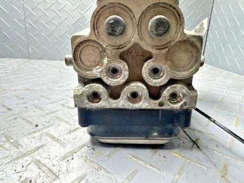 2004-2005 Gmc truck Envoy XL XUV Baravad ABS Anti-Lock Brake Pump Assembly OEM - Used